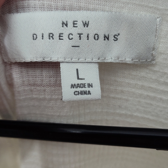 White Women's Sleeveless Top - Picture 3 of 8